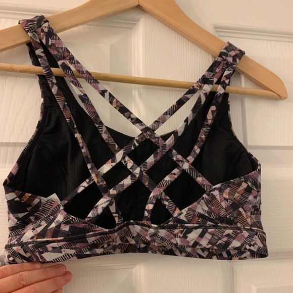 NWT Lululemon Free To Be Serene Bra Size 4 - Picture 2 of 9